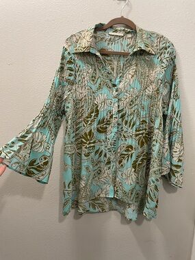 Sunny Leigh Pleated Tropical-Print Button Front Blouse in Aqua and Olive